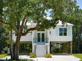 127 Oaks Blvd, Bay Saint Louis, MS 39520