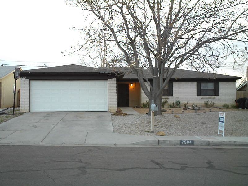 1st image of 7504 Krista Dr NE