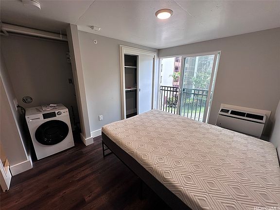 3rd image of 803 Waimanu St #205