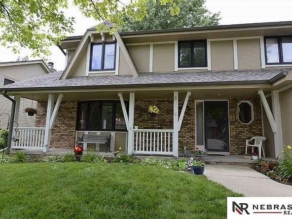 3rd image of 830 N 148th Ave