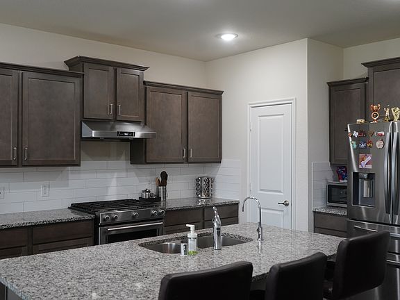 4th image of 408 Auburn Forest Dr