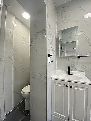 5th image of 206 Thompson St #7B