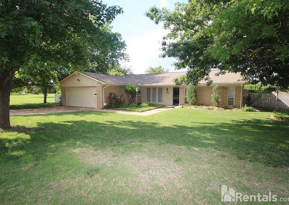 1st image of 3137 Lakeside Dr