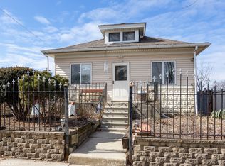 709 Nicholson St, Joliet, IL 60435