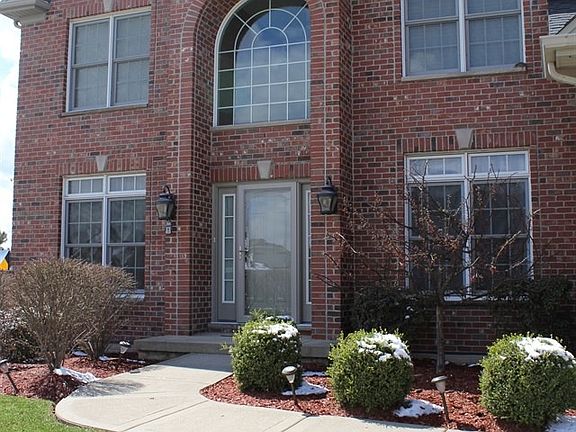 3rd image of 25742 W Sunnymere Dr