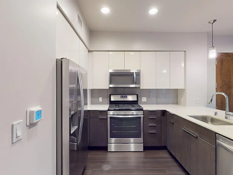 The Residences on Jamboree — Photo 76