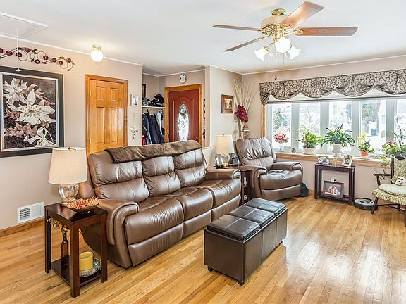 5th image of 129 Dartmouth Dr