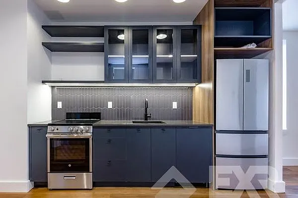 Rented by EXR | media 41