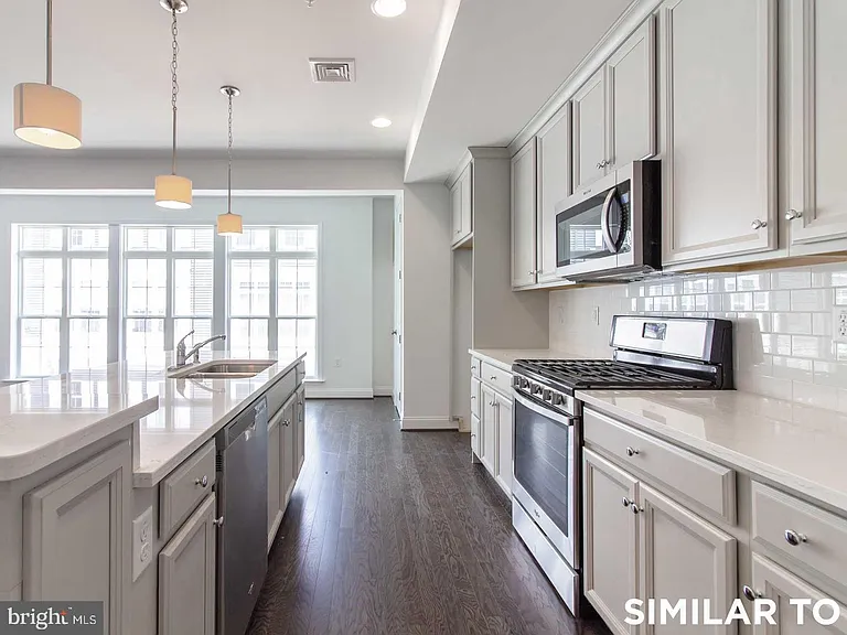 3208 Greenwood Way — Photo 8
