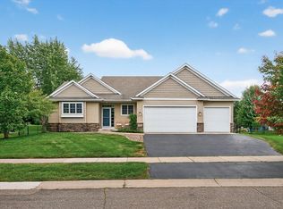 3986 Landings Dr, Saint Bonifacius, MN 55375