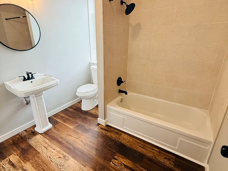 102 E Main St #4 — Photo 9