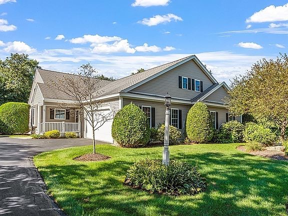 3rd image of 27 Wildwood Dr