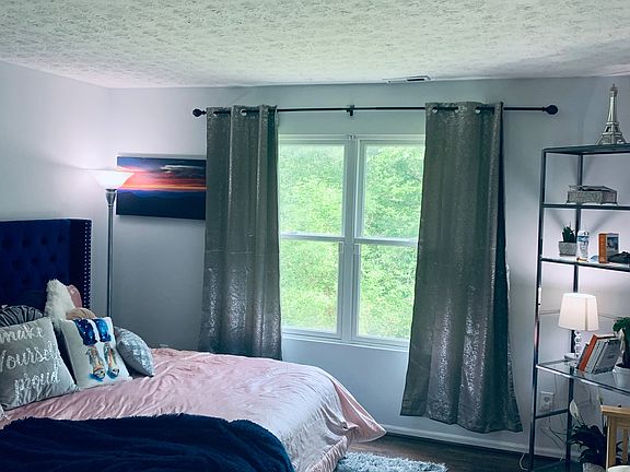 3rd image of 6413 Hunters Creek Blvd