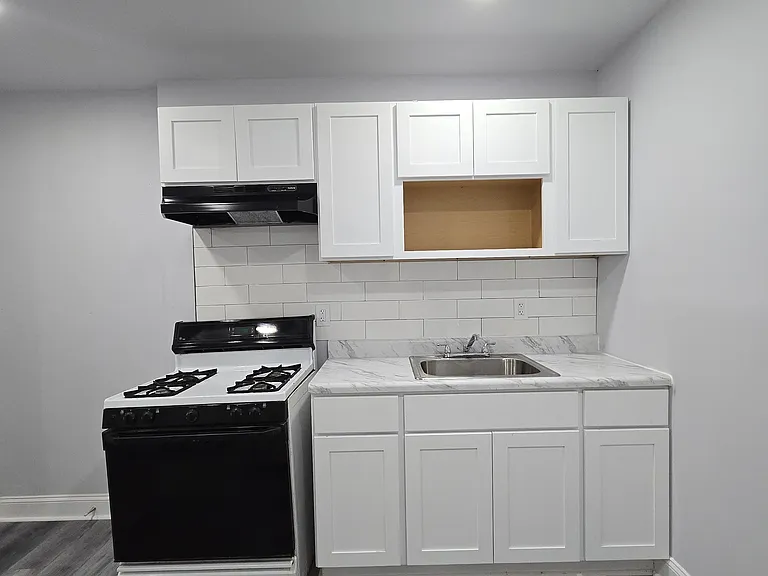 2445 N Garnet St — Photo 5