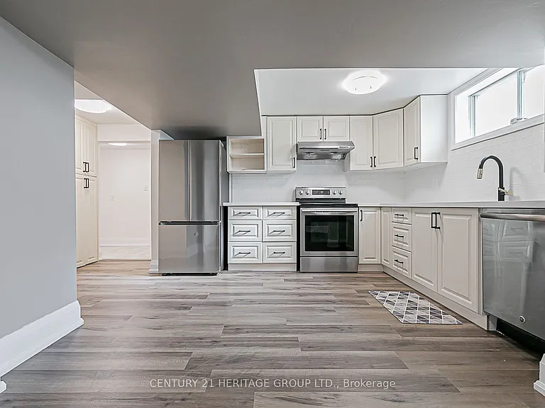 219 Harris Ave #BASEMENT — Photo 3