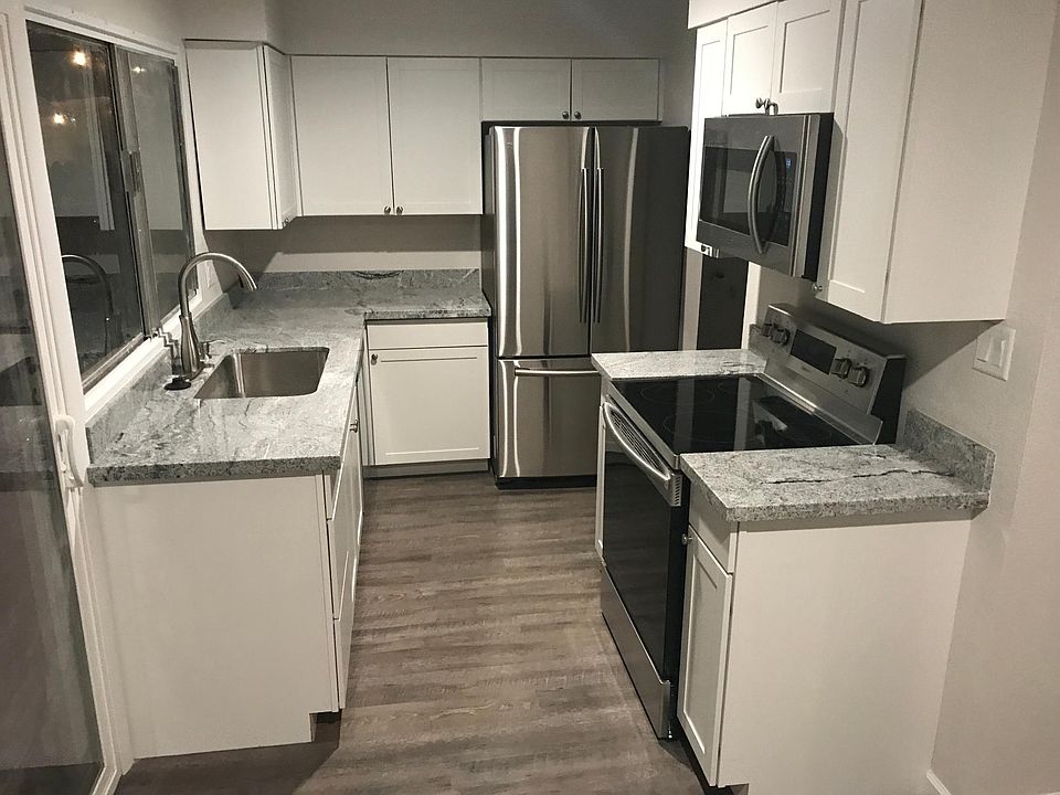Downstairs kitchen