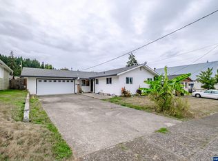 522 6th Ave, Sweet Home, OR 97386