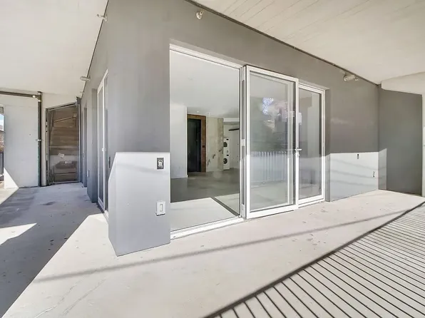 651 New York Avenue image 4 of 9