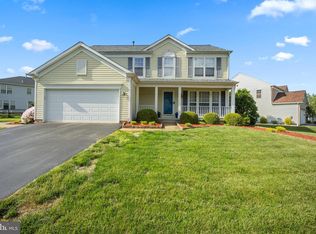 16 Walnut Green Way, Newark, DE 19702