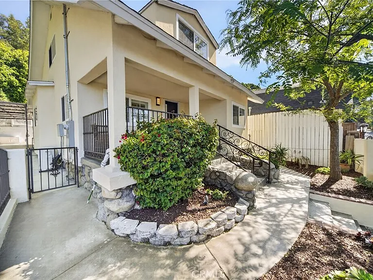 5929 Weaver Ln — Photo 3