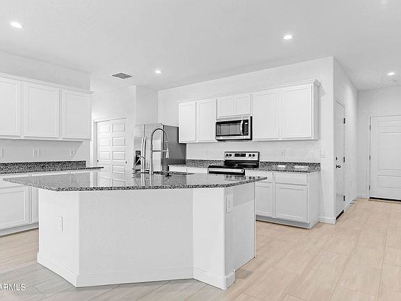 5th image of 2856 W Seaver Ave