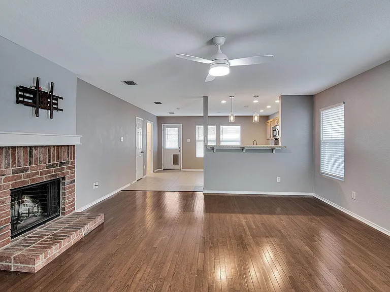 1817 Kittredge Way — Photo 3