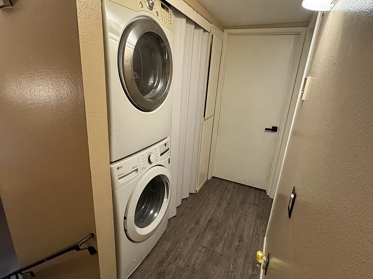 9210 Van Nuys Blvd #9 — Photo 8