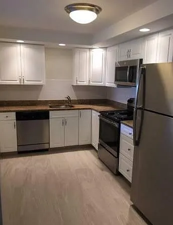 Building Photo - 555 North St #1-2B