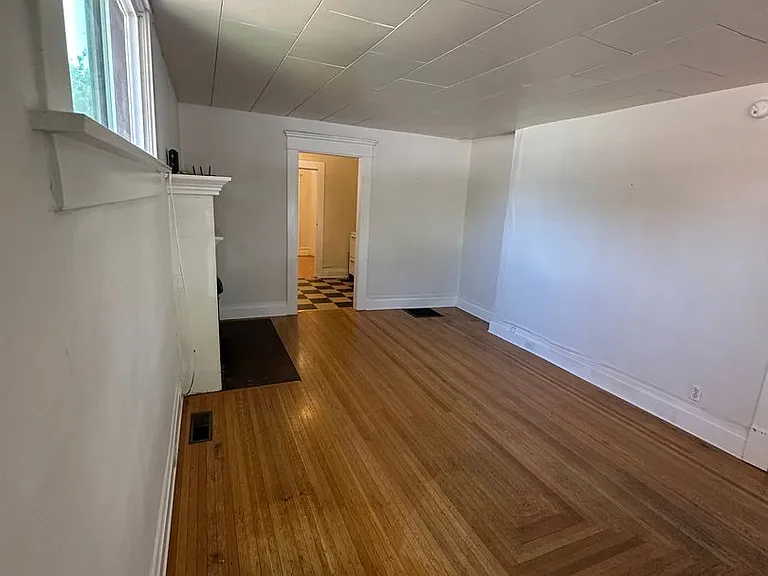 1207 W Washington St — Photo 23