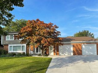716 Braeside Pl, Ann Arbor, MI 48103
