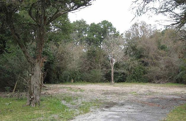 1st image of 107 Barbara Ave
