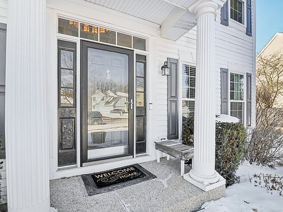 3rd image of 400 Oak Grove Cir