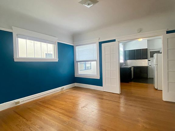3rd image of 420 Baker St APT 2