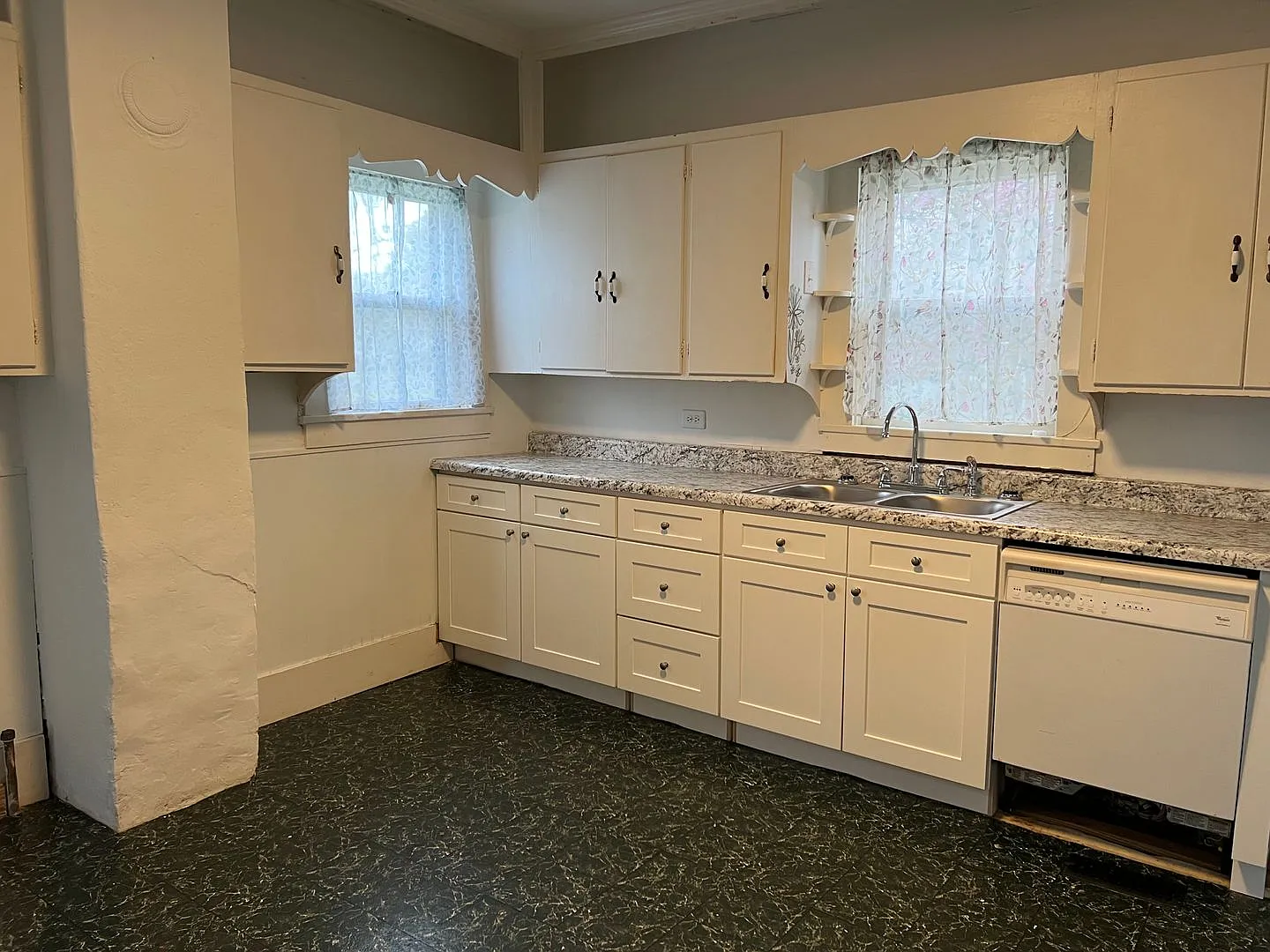 4 Bed, 1.5 Bath, Spacious Two Story Home — Photo 3