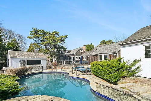 10 Hampton Ln Photo 1