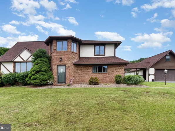 44 Hilltop Rd, Halifax, PA 17032