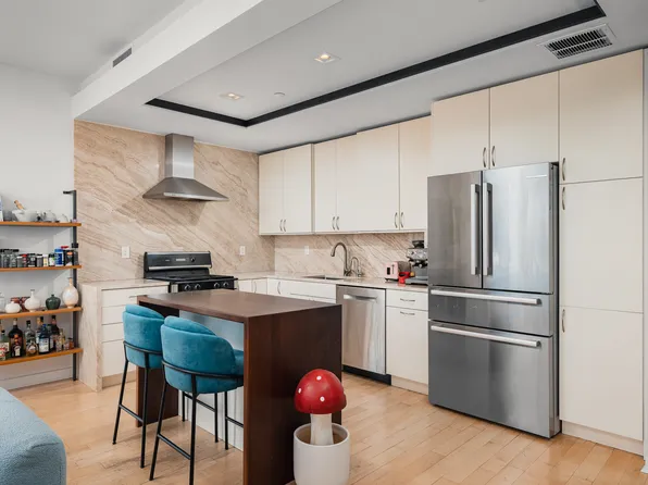 82 Guernsey Street image 3 of 12