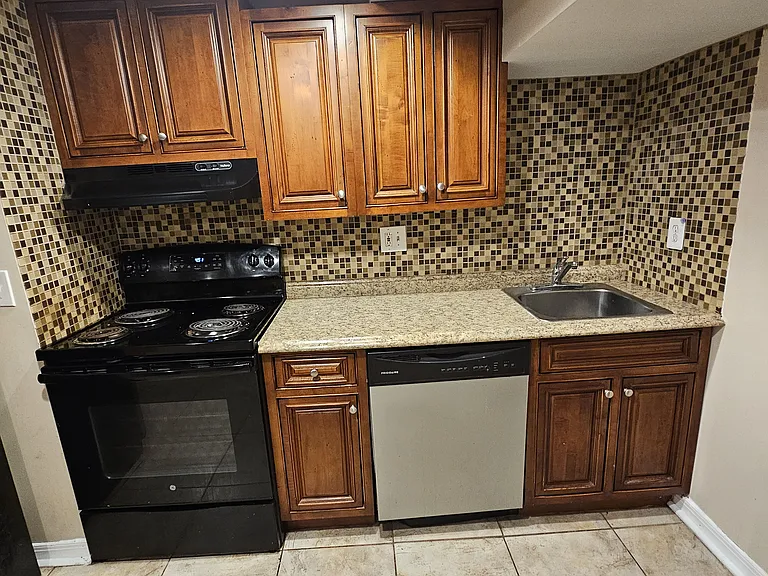 117 Adams St NW #2 — Photo 11