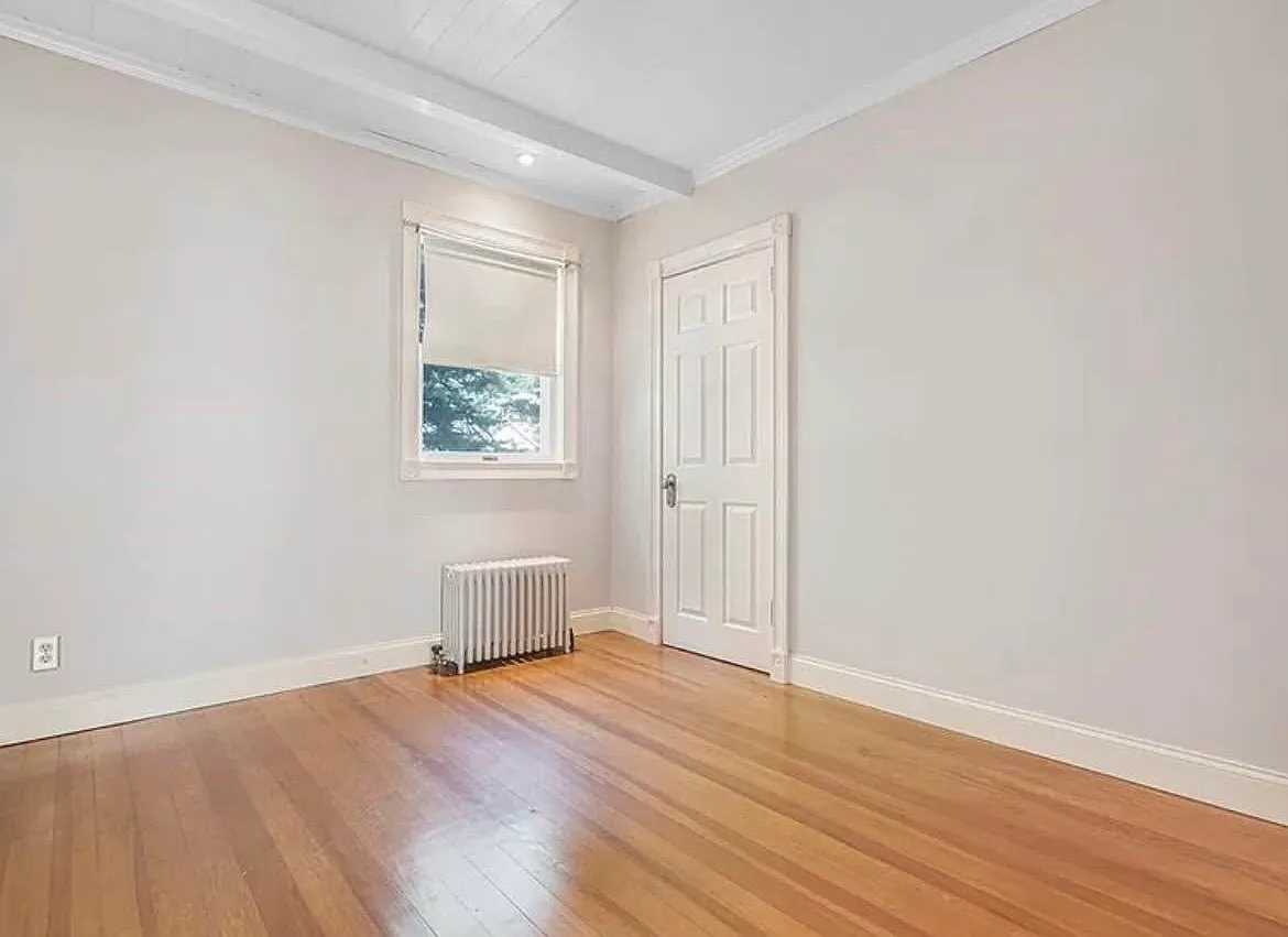 3 bed, $2,300 — Photo 4