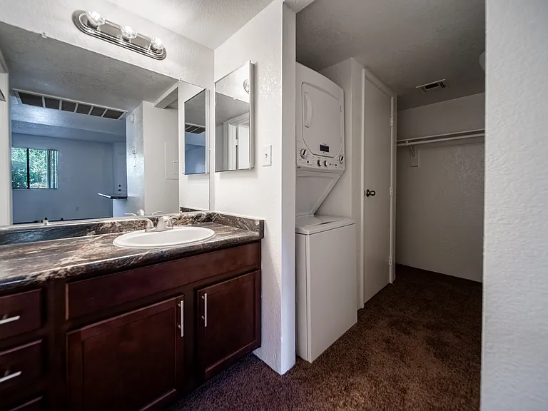 Butterfield Apartments — Photo 36