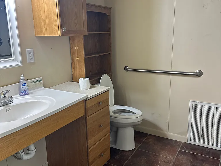 344 E — Photo 11