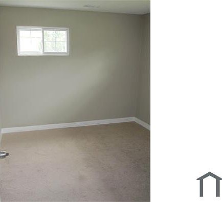 3rd image of 16535 Spaulding Ave