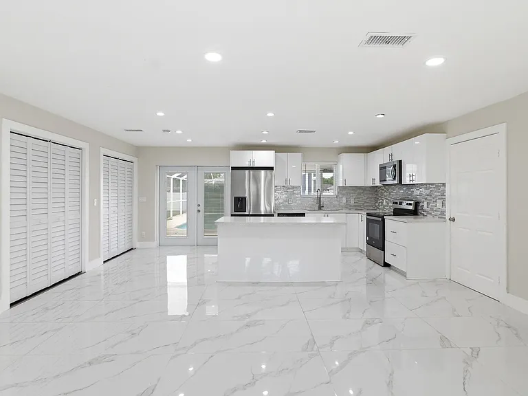 491 Calamondin Ave NW — Photo 8