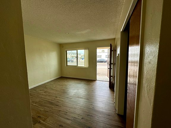 4th image of 970 Seacoast Dr #9