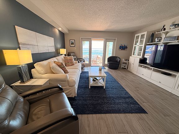 5th image of 4942 Coquina Key Dr SE