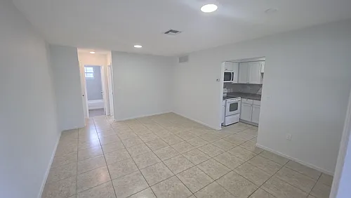 7511 Venetian St #4 Photo 1