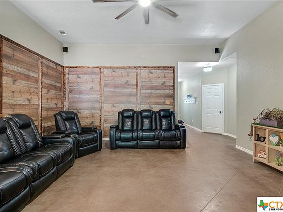 4th image of 104 S Kaupo Dr