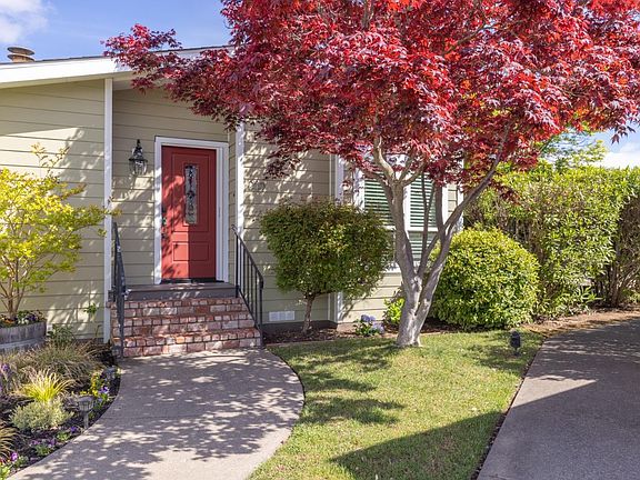 2nd image of 210 Daphne Drive