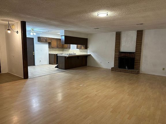 3rd image of 123 N Carl Dr