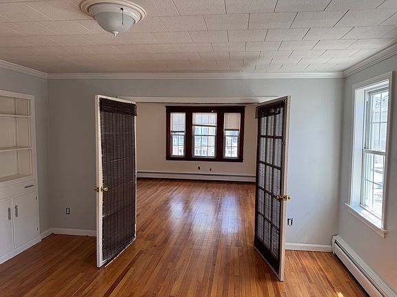 4th image of 72-74 Hampshire St #1